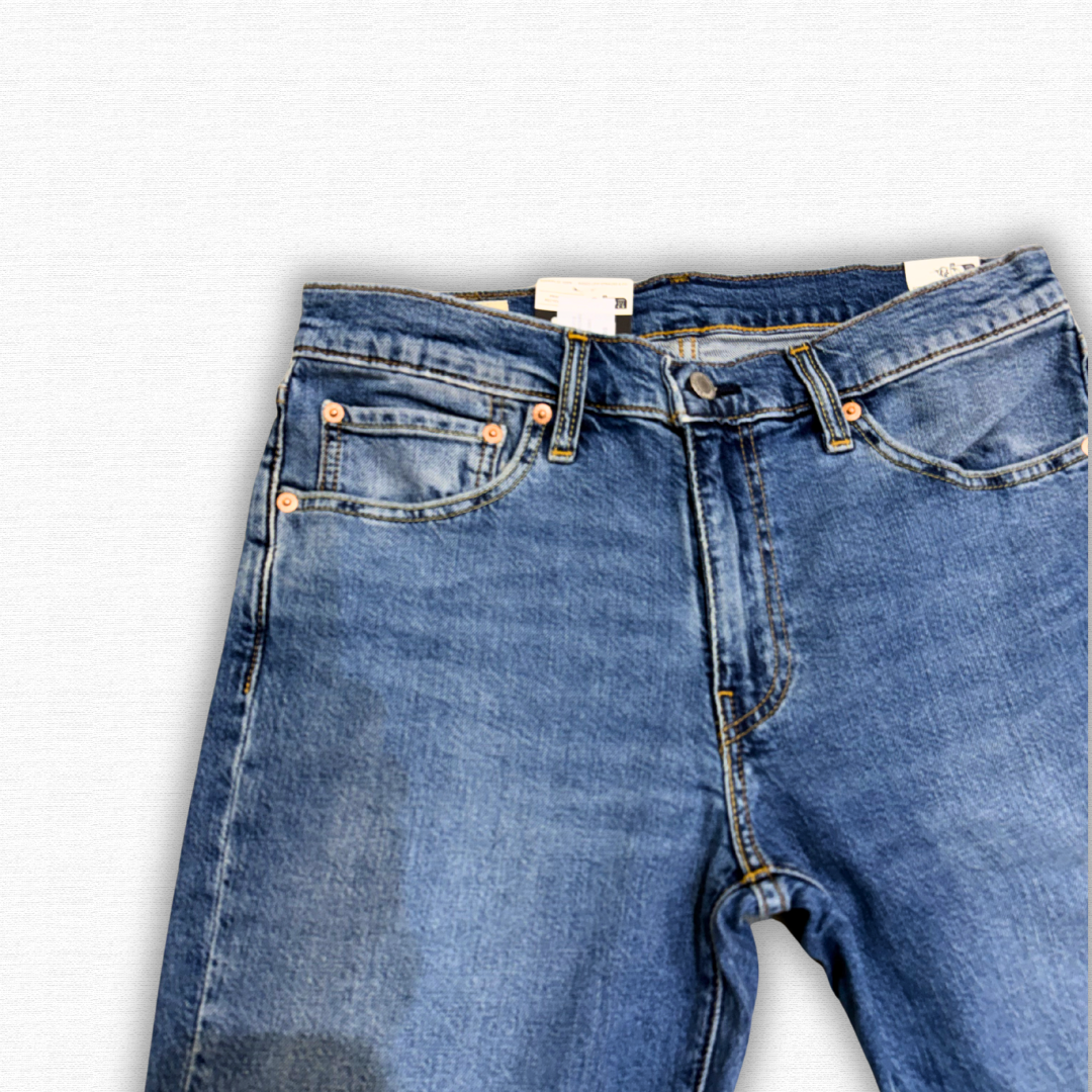 LEVIS 
511 CHIARO - CINQUANTOTTO PESARO | Negozio di abbigliamento