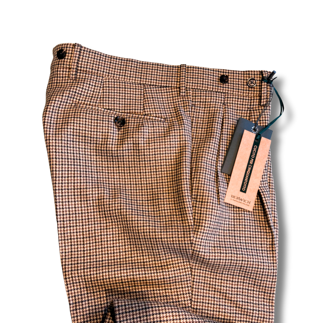 BERWICH 
BARBER PIED DE PUOLE