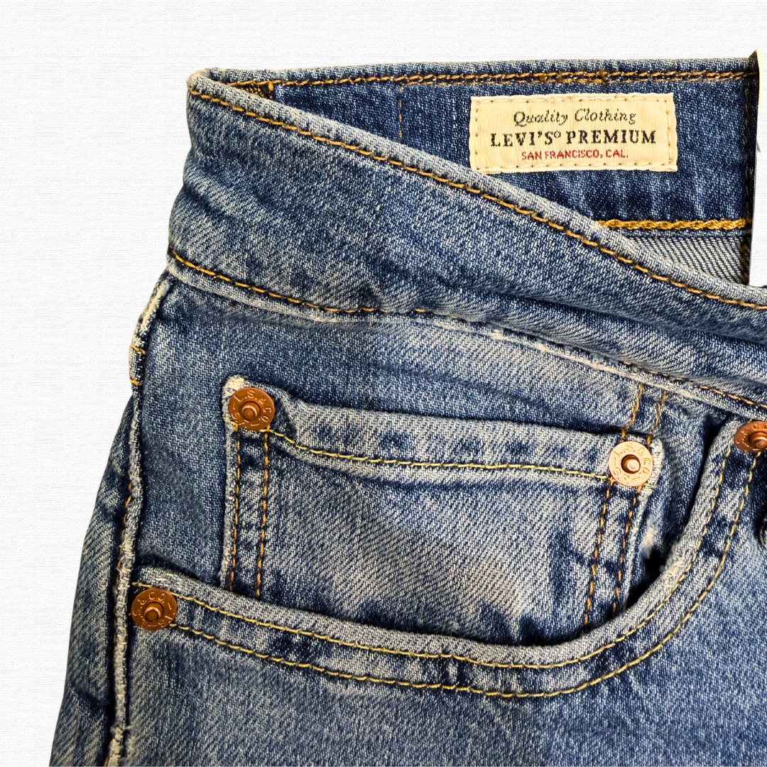 LEVIS 
511 CHIARO - CINQUANTOTTO PESARO | Negozio di abbigliamento