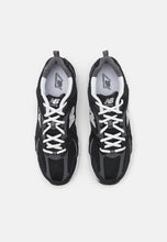 Carica l&#39;immagine nel visualizzatore di Gallery, NEW BALANCE 530 Black/Silver Metallic
