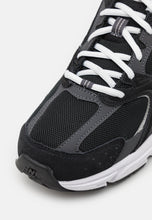 Carica l&#39;immagine nel visualizzatore di Gallery, NEW BALANCE 530 Black/Silver Metallic
