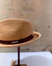 Carica l&#39;immagine nel visualizzatore di Gallery, STETSON FEDORA RAFFIA CROCHET NATURAL
