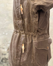 Carica l&#39;immagine nel visualizzatore di Gallery, MANIFATTURA CECCARELLI FISHERMAN PARKA DARK TAN WAXED
