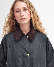 Carica l&#39;immagine nel visualizzatore di Gallery, BARBOUR MODERN BEADNELL WAX JACKET WOMAN SAGE GREEN
