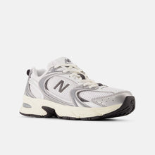 Carica l&#39;immagine nel visualizzatore di Gallery, NEW BALANCE 530 Silver Metallic/Black
